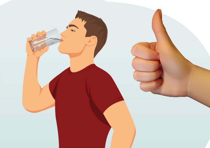 solucionar problemas de sudor: Bebe más agua