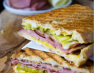 Sandwich o emparedado cubano