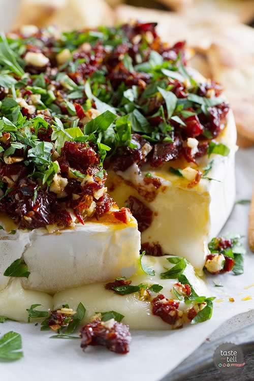 7 deliciosas recetas de queso brie al horno que vas a querer probar - Comida