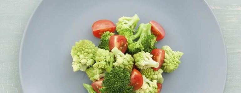 ¿Qué alimentos deberías evitar comer por la noche?