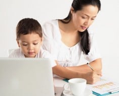 Las mujeres con hijos son más productivas