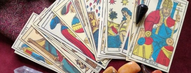 ¿Cómo se tiran las cartas del Tarot?