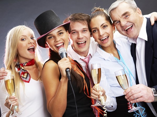 ¿Por qué Aries y Géminis se divierten tanto juntos? amigos, diversión