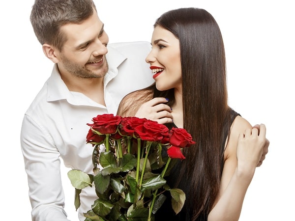 Tu pareja se merece alucinar por San Valentín, ¡Consíguelo con estos 5 consejos! regalar-rosas