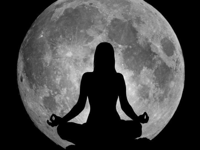 Meditar con Escorpio en Luna Llena para la intuición