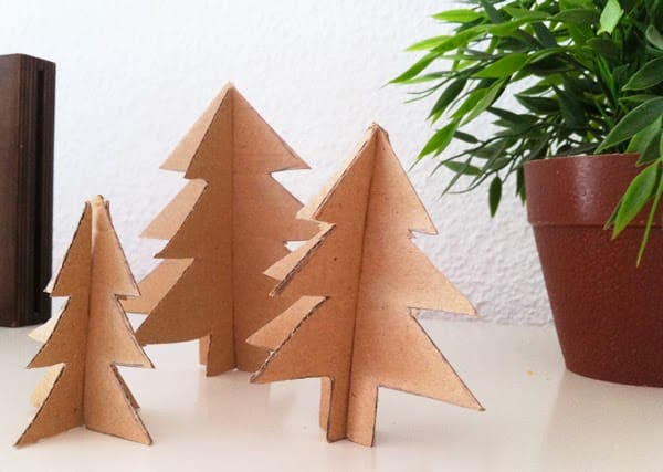 cómo hacer un árbol de cartón para Navidad