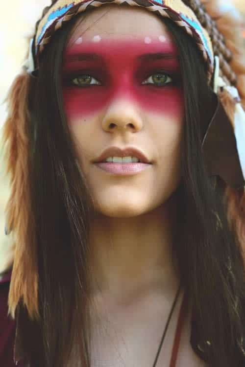 Maquillaje tribal de india