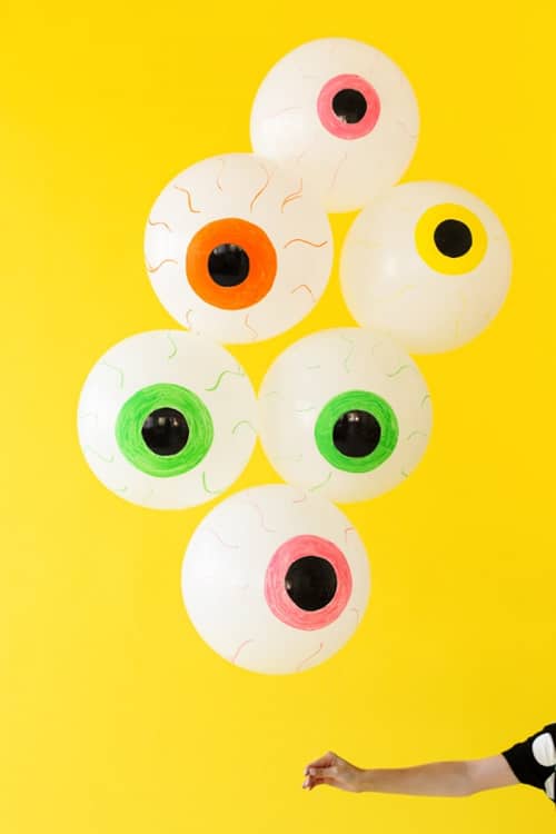 ojos con globos para halloween DIY