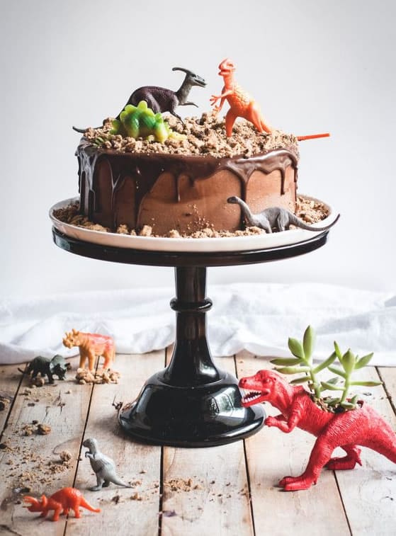 Manualidades para fiestas: tarta dinosaurios