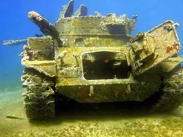 Tanque bajo el mar