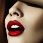 Labios granates sensuales
