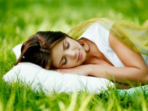 Dormir bien: 7 Sencillos y prácticos hábitos que te harán despertar cada día más guapa