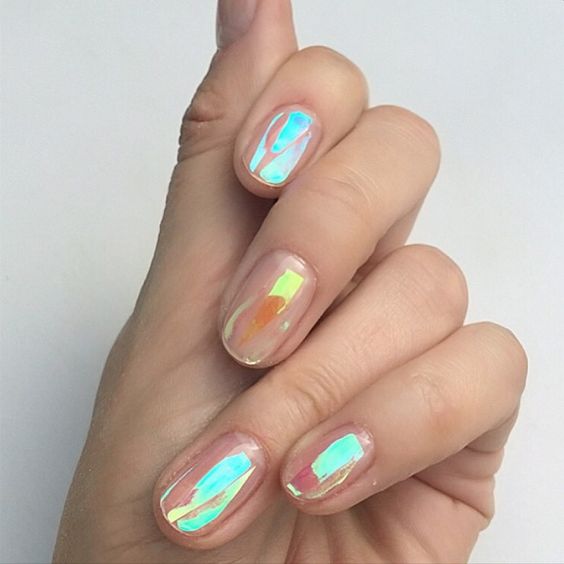 20 Ideas de uñas con estilo minimalista