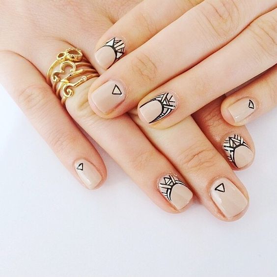 20 Ideas de uñas con estilo minimalista