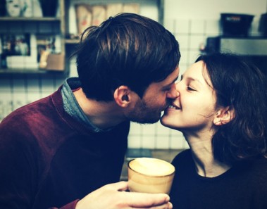 cosas que nunca deberías dejar de pedir a tu pareja