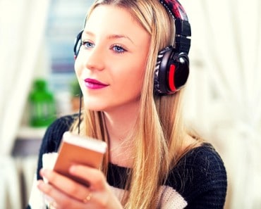 Los jóvenes pueden quedarse sordos por los auriculares