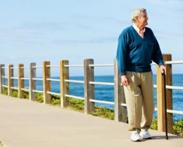 anciano-pasear-estilo-de-vida1