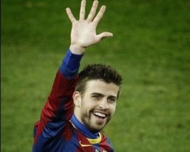 Premier League bids for Barcelona's Gerard Pique