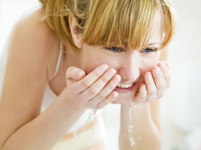 Remedios caseros de belleza: limpiar la cara