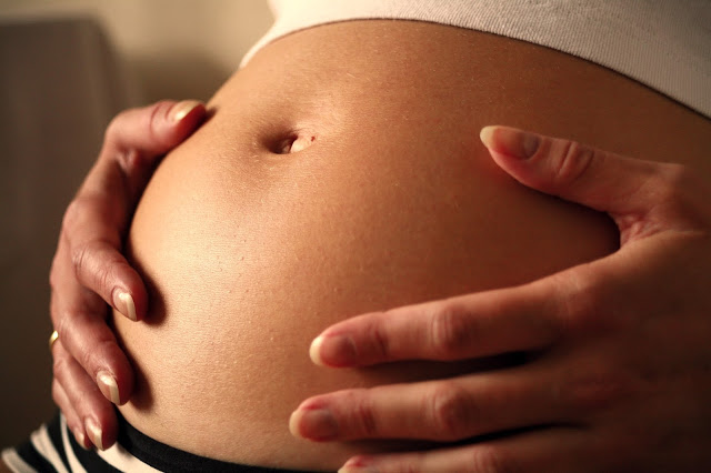 Importancia de hablar a los bebés durante el embarazo
