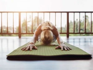 4 posturas de yoga para perder peso fácilmente