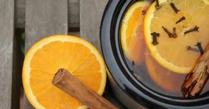 Ambientador casero de clavo, naranja y canela
