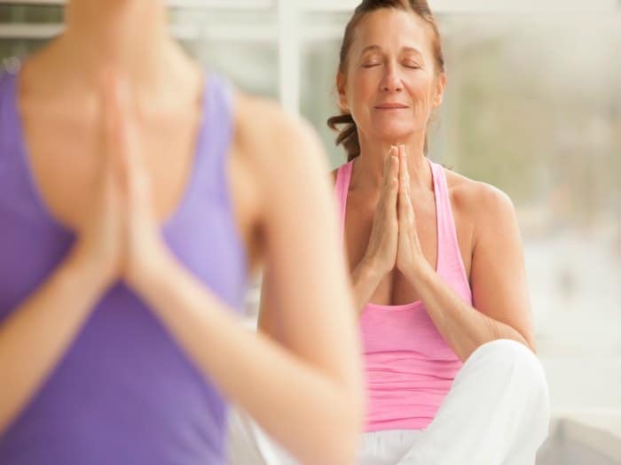 Yoga para aliviar los síntomas de la menopausia