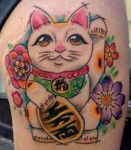 Maneki neko tatuaje