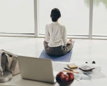 4 posturas de yoga para conseguir una postura perfecta
