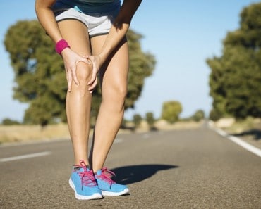 5 estiramientos restaurativos para el dolor de rodilla