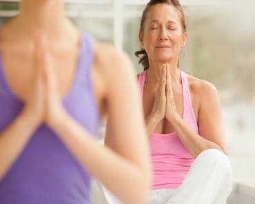 ¿Puede el yoga ser beneficioso en la menopausia?