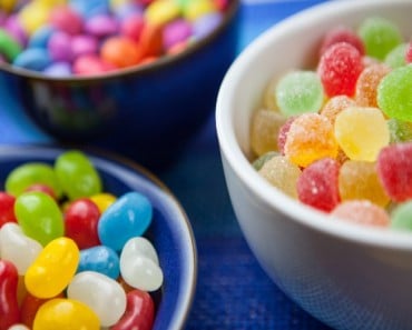 ¿Comer muchos dulces puede producir diabetes?