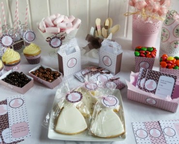 Combinaciones, adornos y decoración para la Primera Comunión