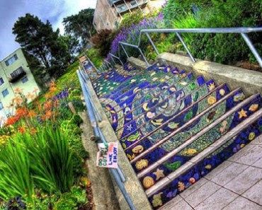21 impresionantes escaleras decoradas del mundo