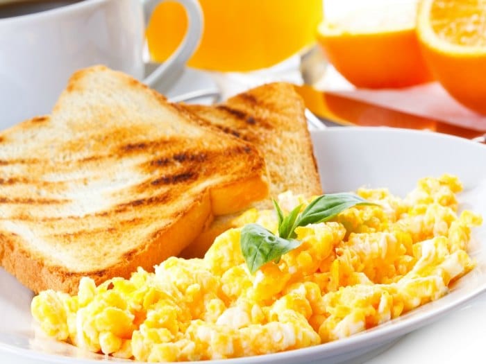 Evita saltarte el desayuno si quieres perder peso
