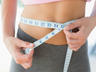 Las mujeres acumulan menos grasa abdominal