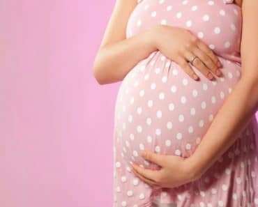 ¿Es normal tener más flujo durante el embarazo?