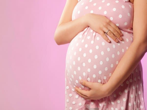 ¿Es normal tener más flujo durante el embarazo?