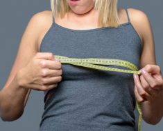 ¿Aumenta el tamaño del pecho en la menopausia?