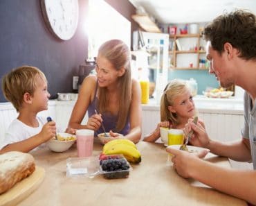 ¿Qué alimentos deberían comer los niños todos los días?