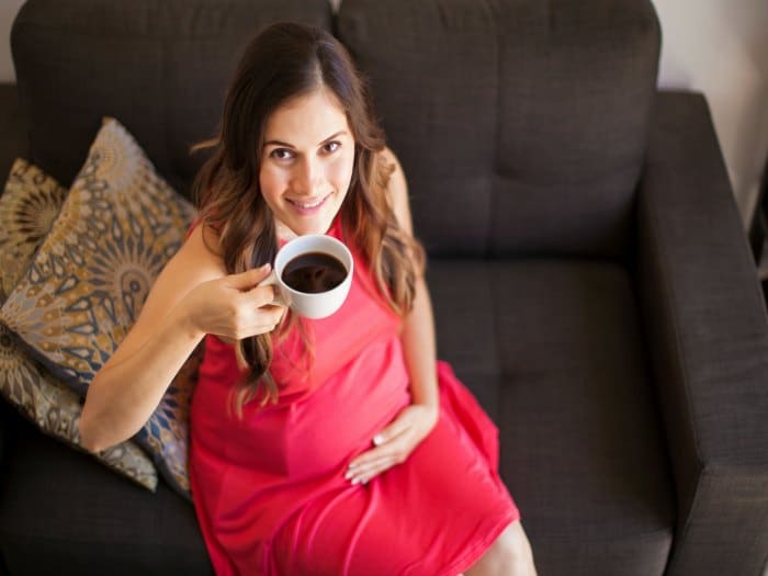 Modera el consumo de café en el embarazo