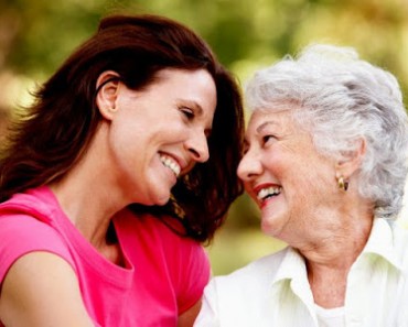Vídeo Alzheimer: Recupera la memoria por un instante y recuerda quién es su hija