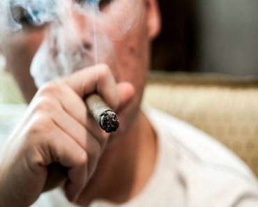 Fumar acelera el deterioro cognitivo en hombres