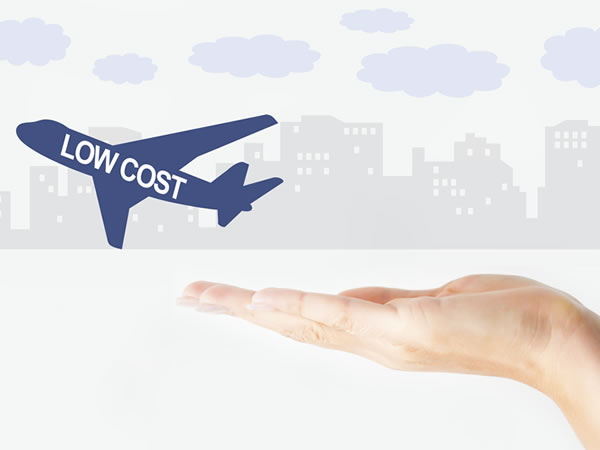 Por qué son baratos los vuelos baratos