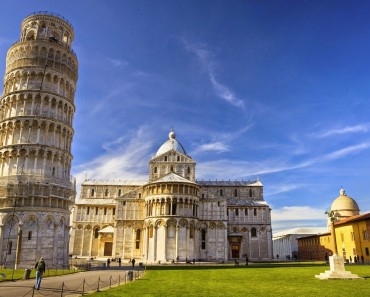 Pisa,  con una torre menos inclinada y la casa de Galileo
