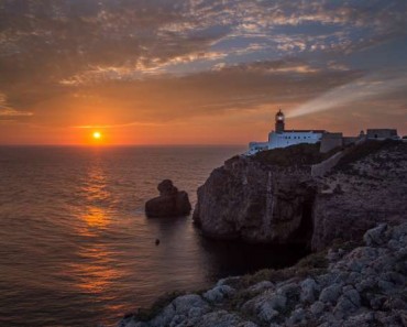 Las impresionantes vistas y acantilados del Cabo de San Vicente (Algarve, Portugal)